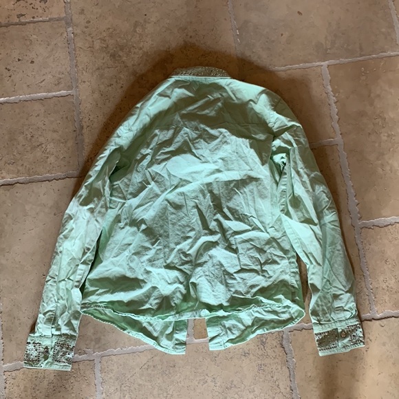 A cute button up shirt in the brand gordon James - Picture 2 of 2